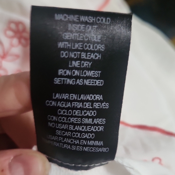 Heart And Soul White and Pink Flutter Sleeve Cold Shoulder Blouse Size MedNWT - Picture 7 of 7